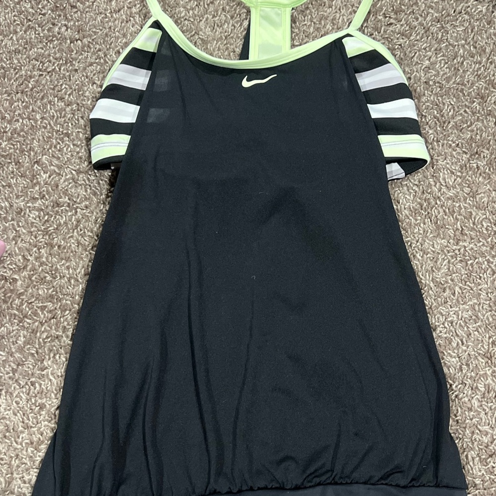 🍦Nike swimsuit, built in top and cover up worn a few times